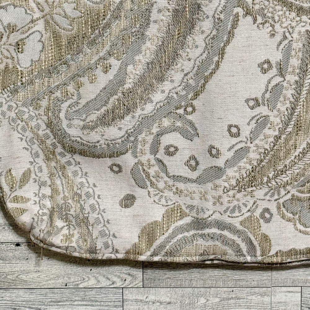 4-Custom Jacquard Paisley Pillow Covers Sz-18 x 18 Gold, Silver, Ivory Neutrals - Picture 5 of 10